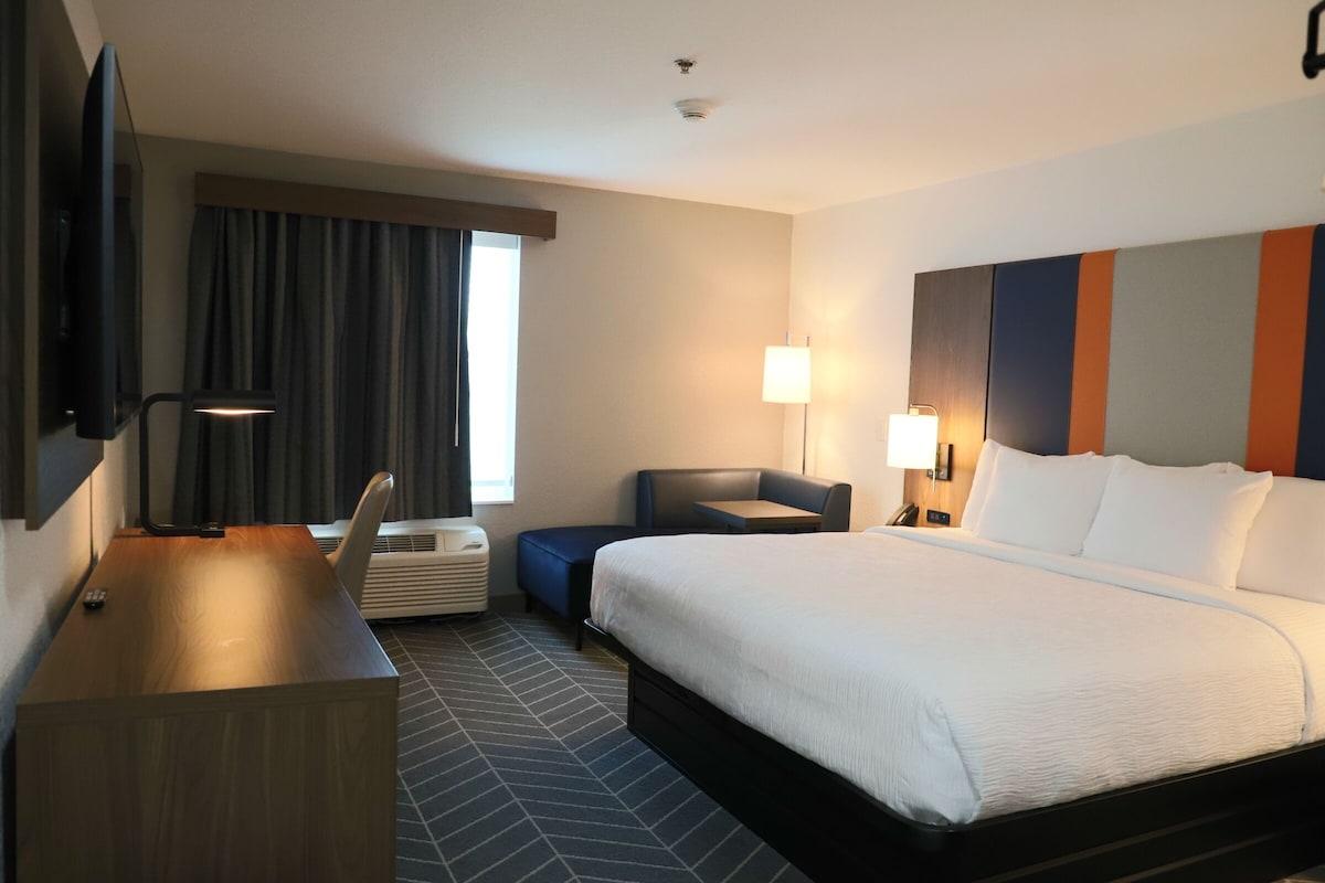 Desk, iron/ironing board, free cots/infant beds, free WiFi