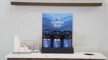 Se ofrece un desayuno bufé todos los días (por un coste adicional)