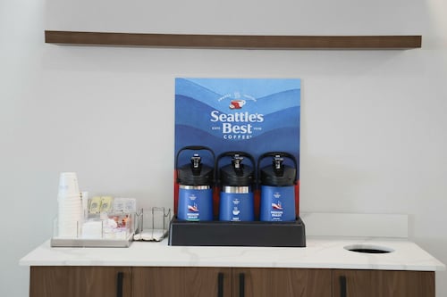 La Quinta Inn & Suites by Wyndham Auburn - University Area