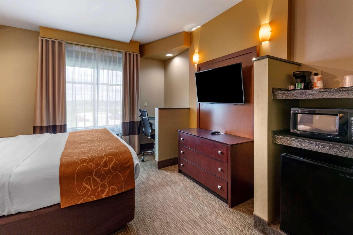 Premium bedding, pillow-top beds, desk, blackout curtains