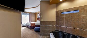 คอมฟอร์ตสวีทส์ เพอร์ริสเบิร์ก - โทลีโดเซาท์