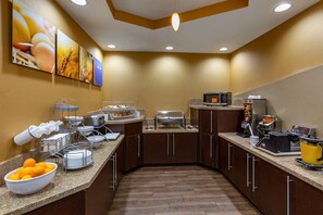 Free daily buffet breakfast  - Comfort Suites Perrysburg - Toledo South (Perrysburg)