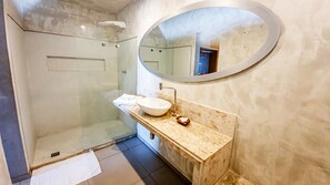 Standard Room | Bilik Mandi | Pancuran mandi, kelengkapan dandanan diri percuma, pengering rambut 