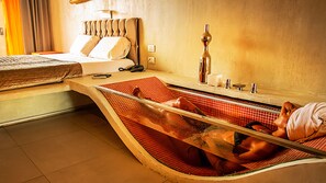 Room (Master) | Bathroom