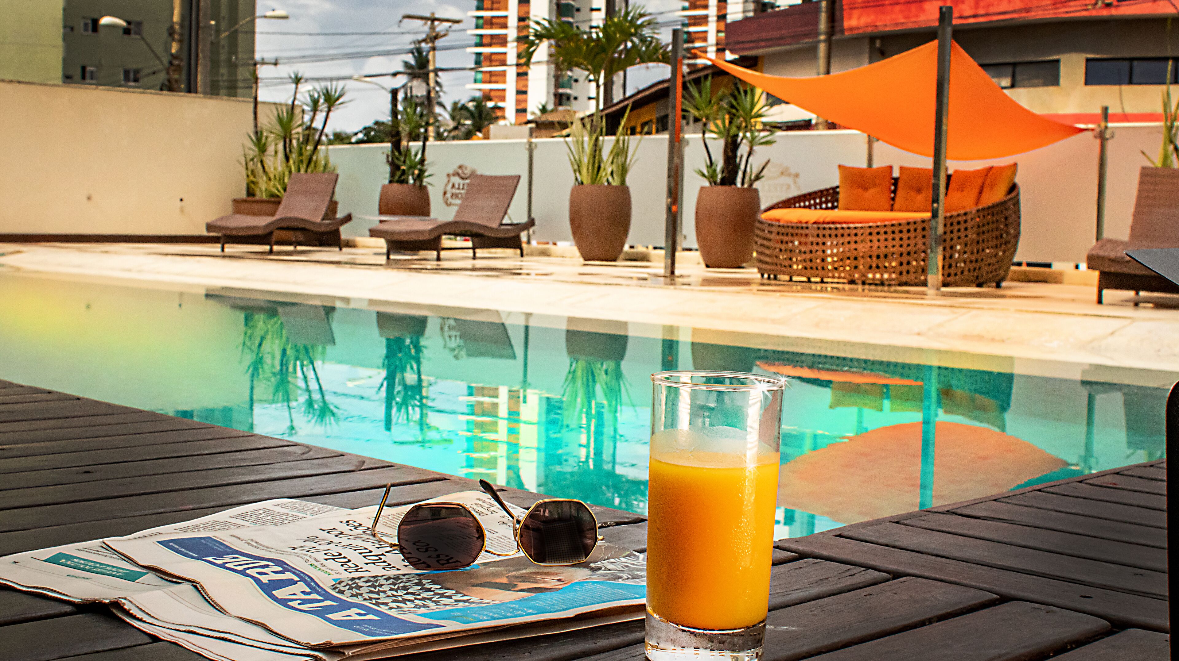 Poolside bar