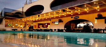 Cocoon Hotel & Lounge