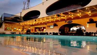 Cocoon Hotel & Lounge