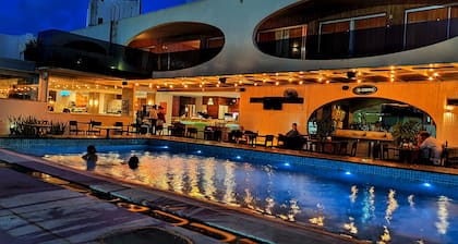 Cocoon Hotel & Lounge