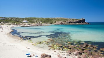 Perto da praia, areia branca