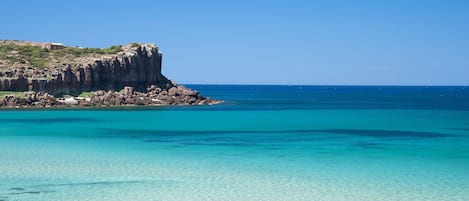 In Strandnähe, weißer Sandstrand