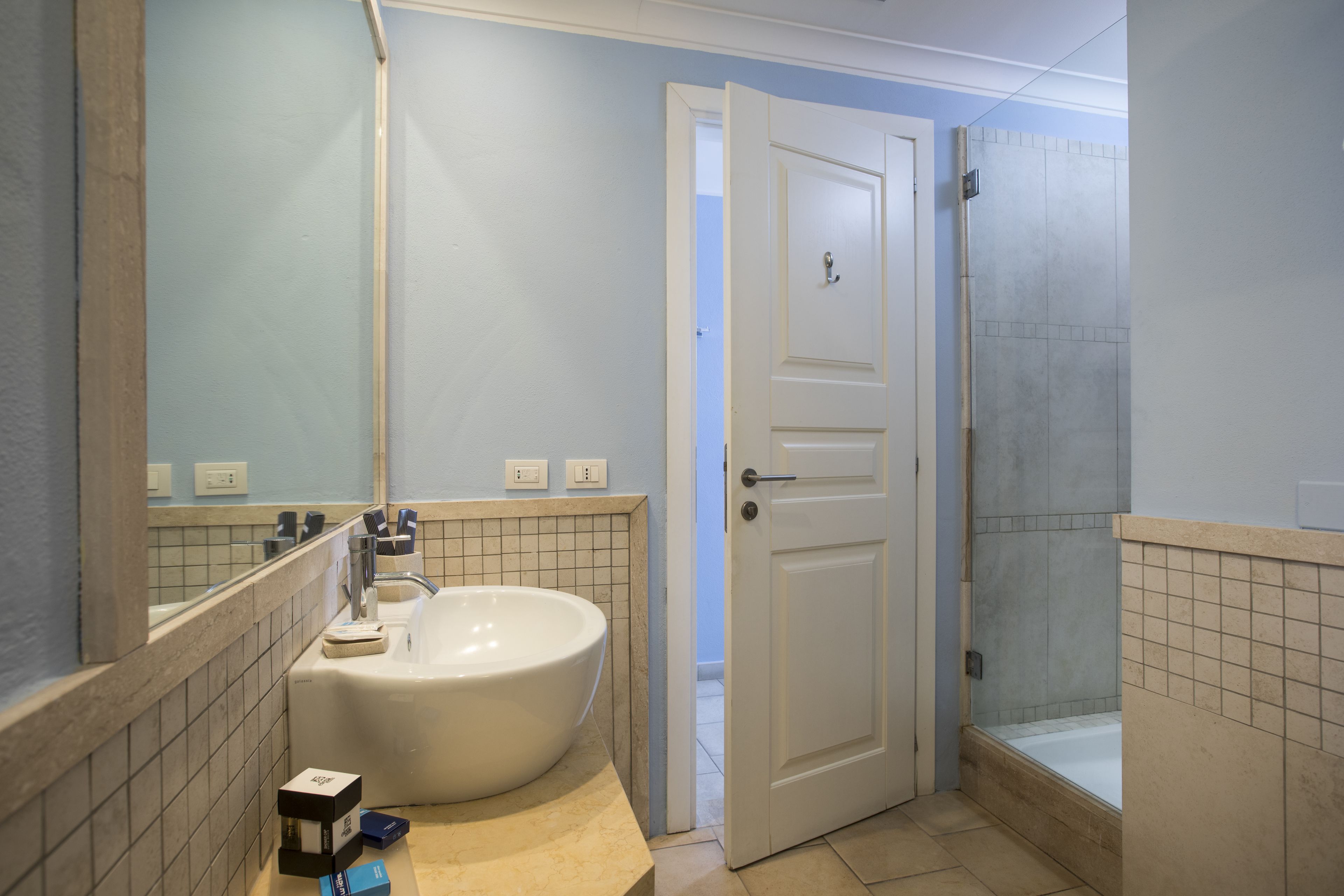 free toiletries, bidet, towels