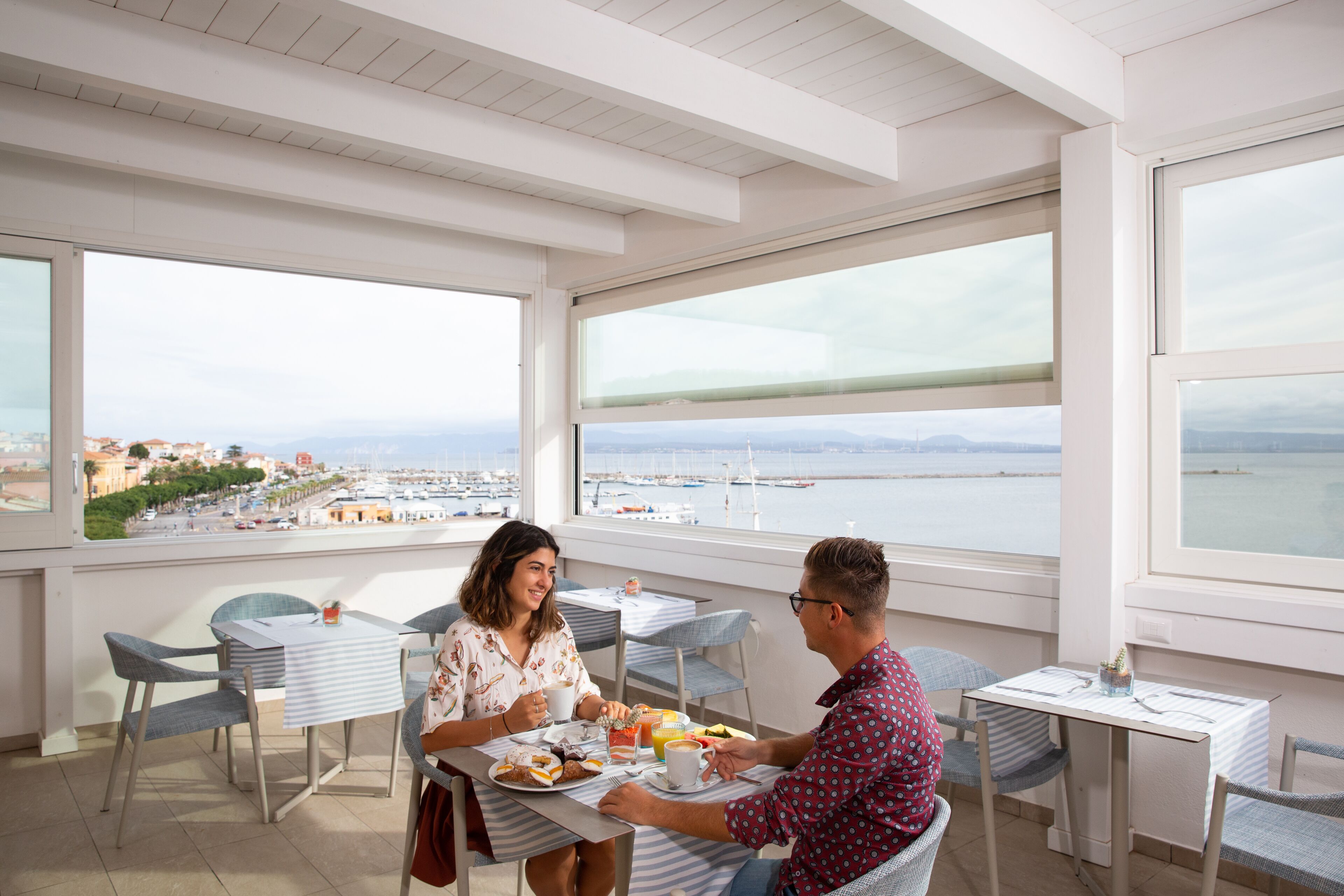 free buffet breakfast