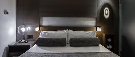 Deluxe Room, 1 King Bed