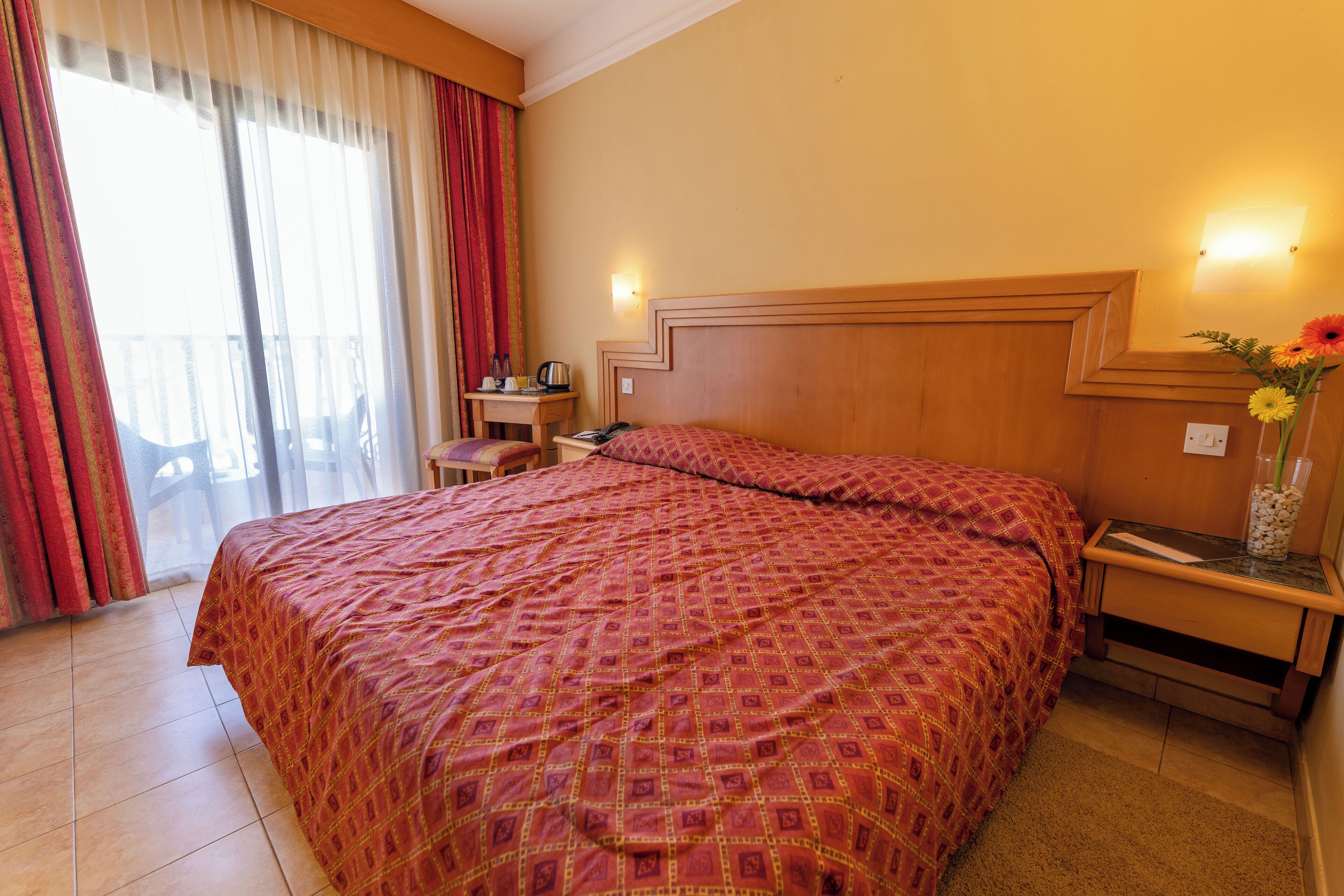 hypo-allergenic bedding, in-room safe, desk, blackout curtains