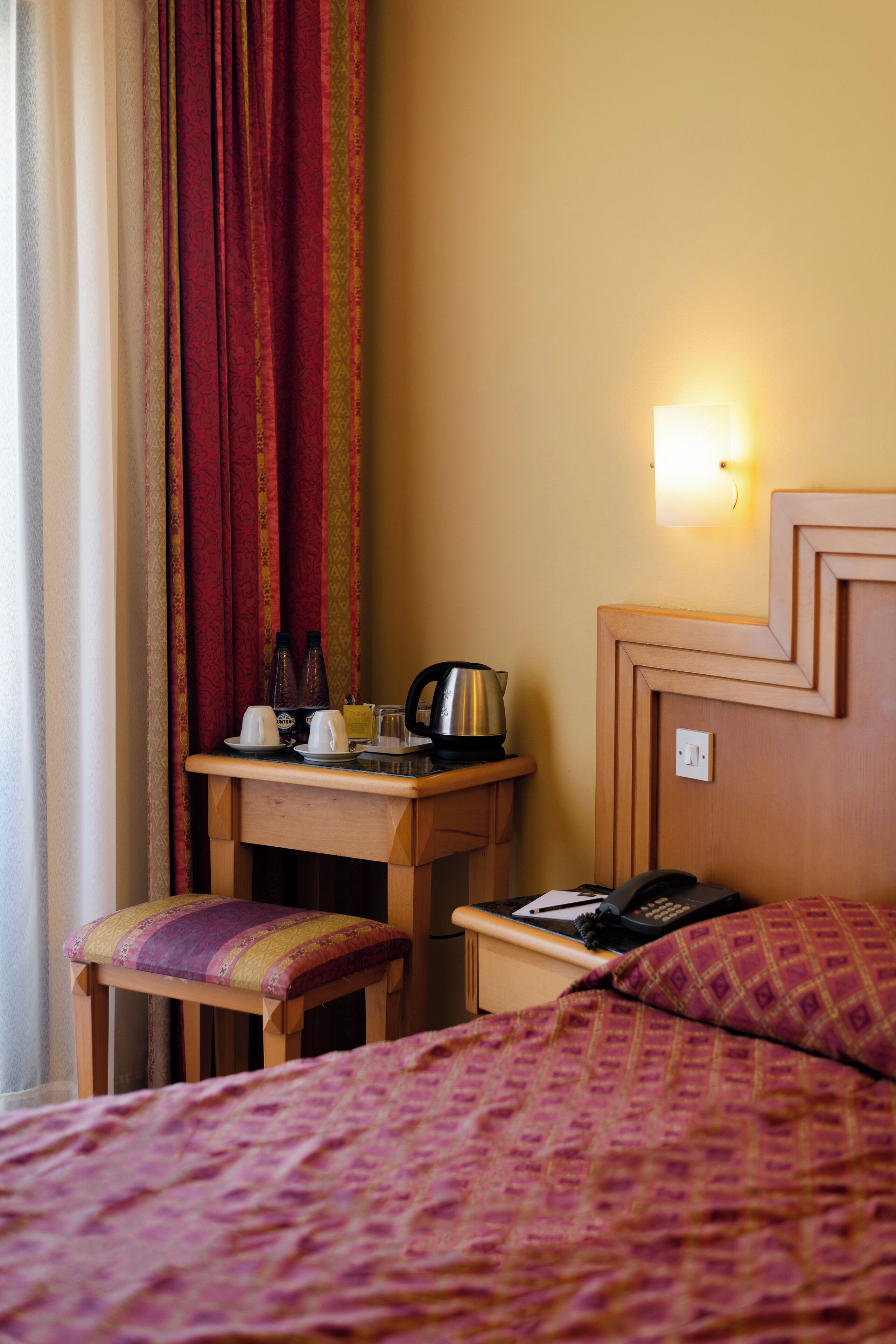 standard room, sea view | hypo-allergenic bedding, in-room safe, desk, blackout curtains