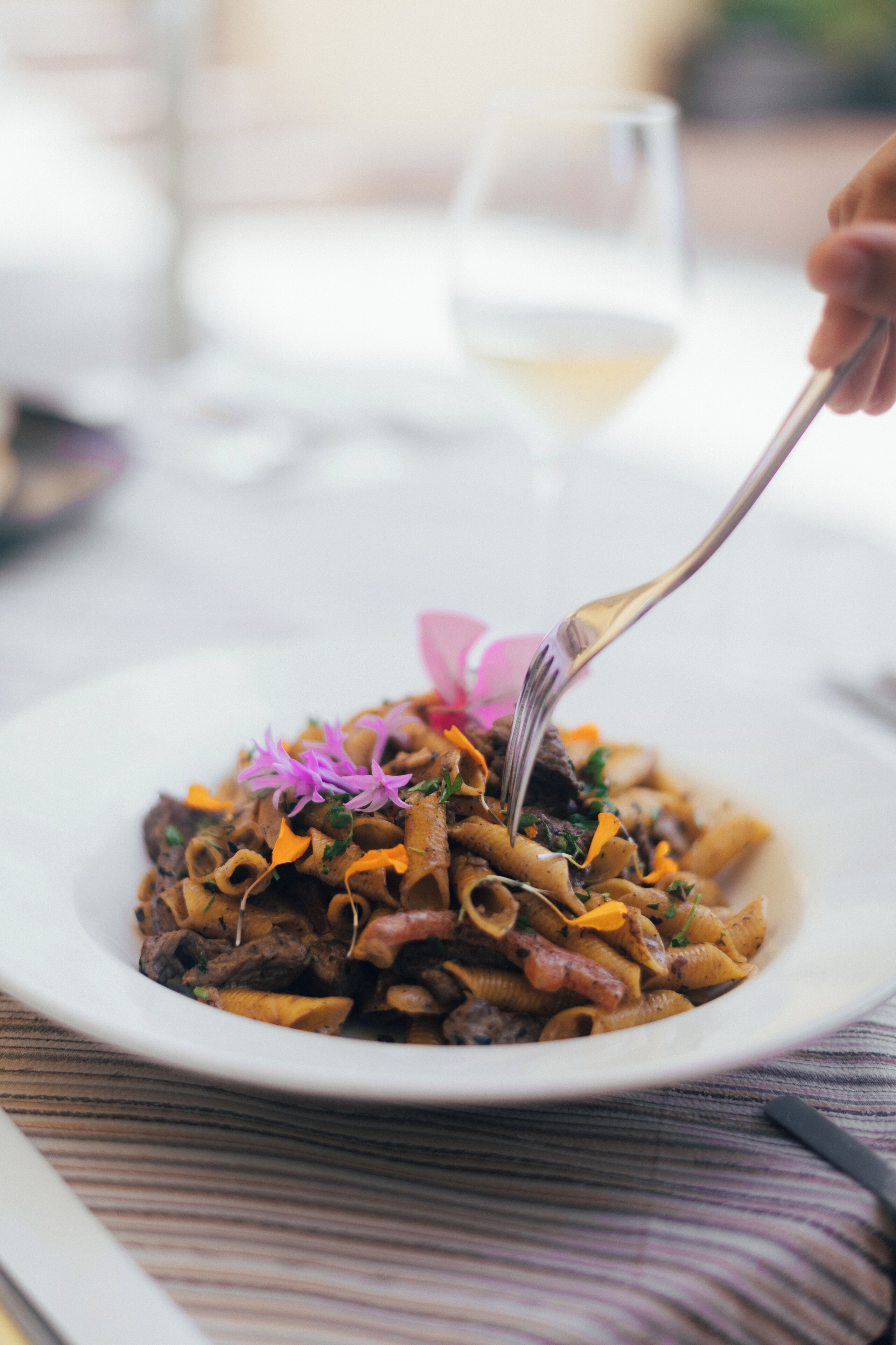 breakfast, lunch, dinner served; sea views