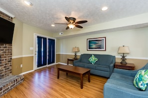 Living room - Country Club Villas (Surfside Beach)