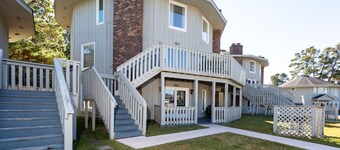Country Club Villas
