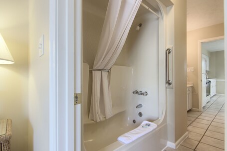 Country Club Villas by Capital Vacations - Image 16