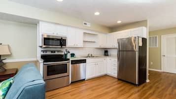 Condo, 3 Bedrooms | Private kitchen | Fridge, microwave, dishwasher, coffee/tea maker