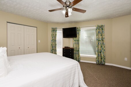 Country Club Villas by Capital Vacations - Image 33