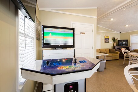Country Club Villas by Capital Vacations - Image 50