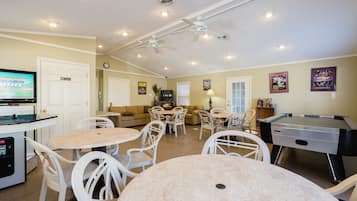 Coin salon dans le hall