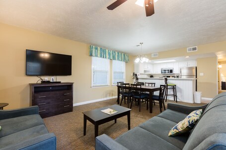 Country Club Villas by Capital Vacations - Image 17