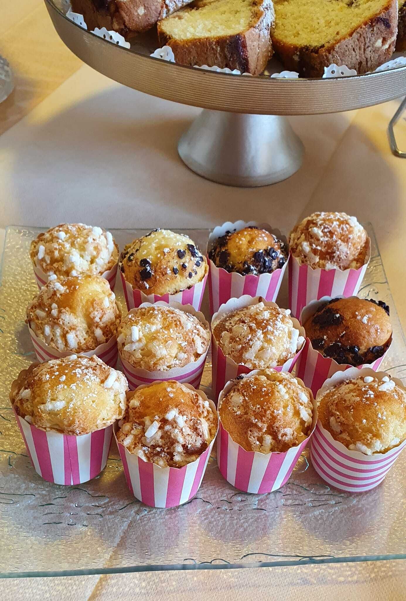 free buffet breakfast