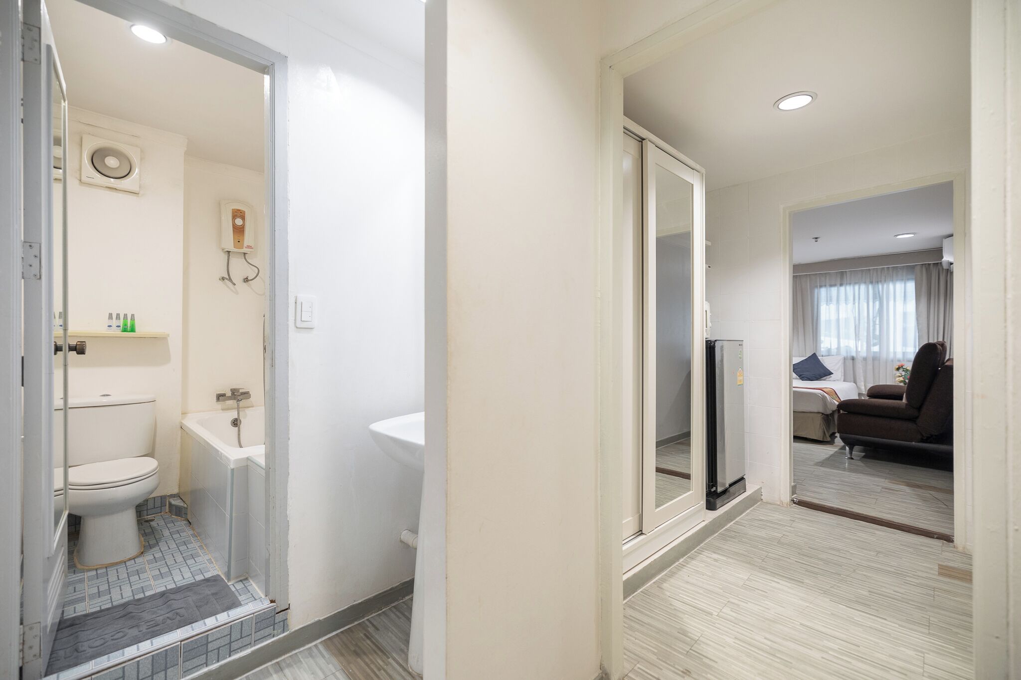Deluxe Triple | In-room safe, blackout curtains, free WiFi