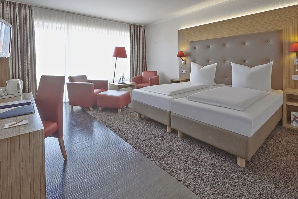 double room land side | hypo-allergenic bedding, minibar, in-room safe, desk