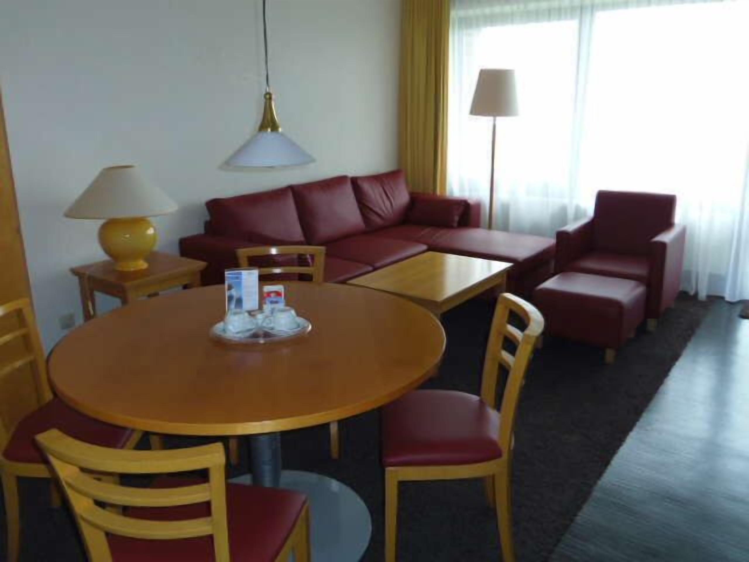 studio | hypo-allergenic bedding, minibar, in-room safe, desk