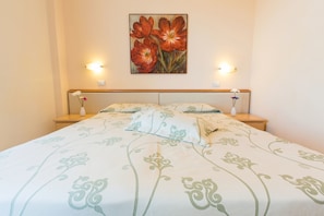 Minibar, in-room safe, desk, soundproofing - Savoy Hotel (Pietrasanta)
