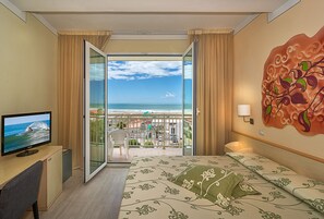 Chambre Triple | Terrasse/Patio