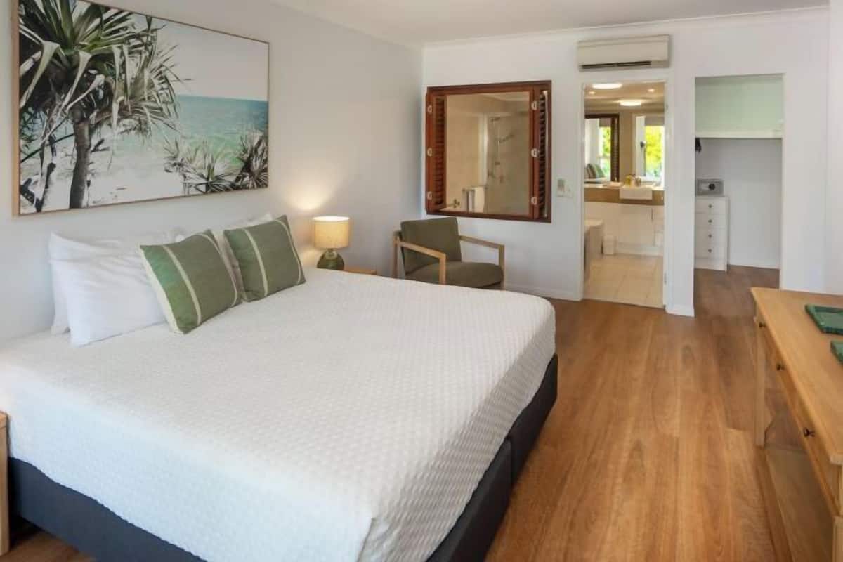 2 bedrooms, in-room safe, individually decorated, individually furnished