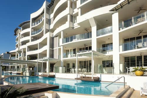 Corner Three Bedroom Swimout Apartment | Terrace/patio