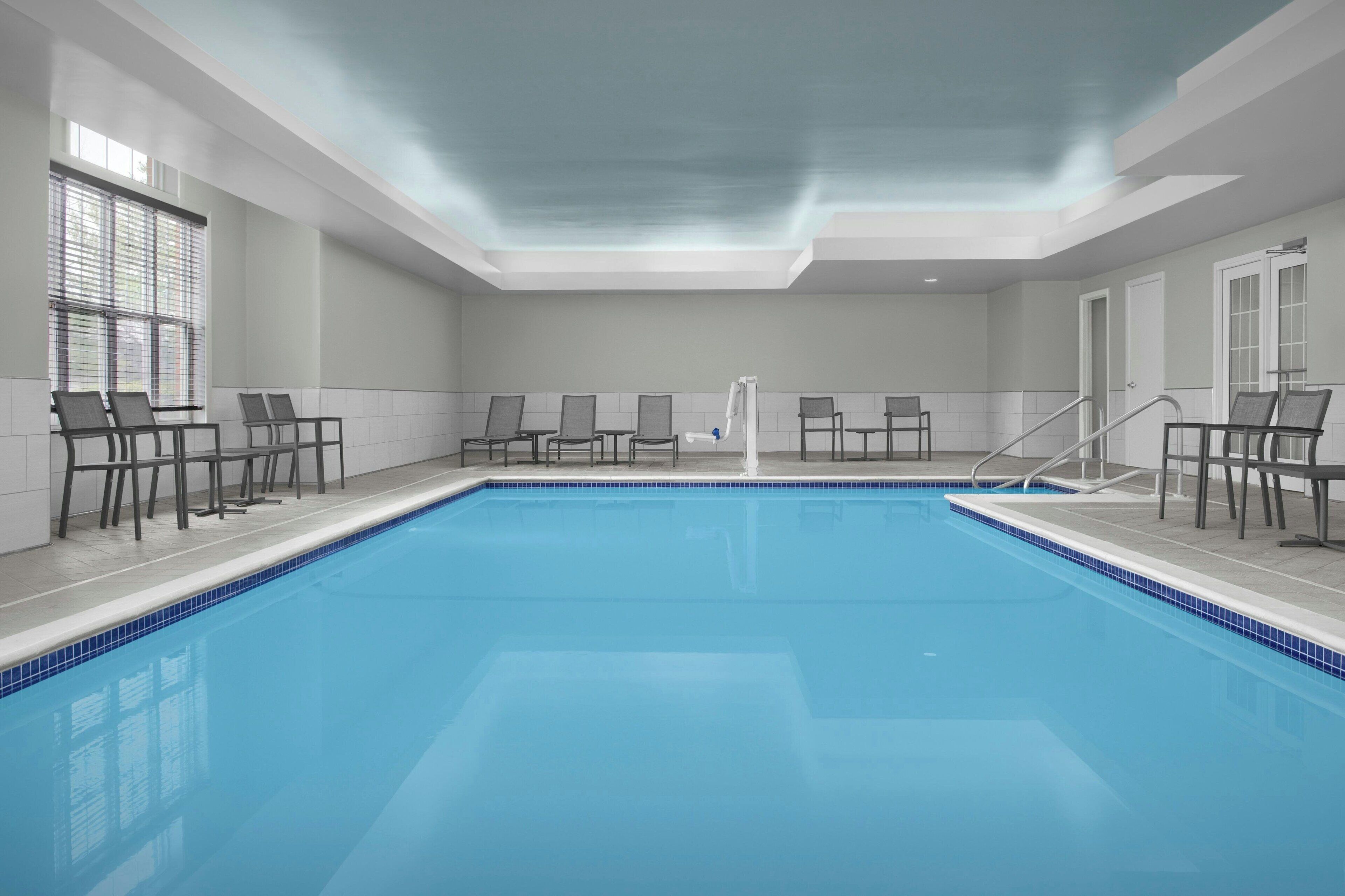 Indoor pool, pool loungers