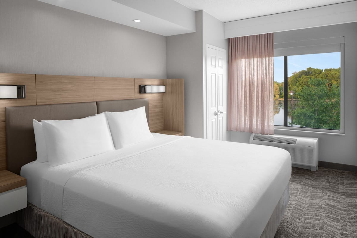 premium bedding, in-room safe, desk, blackout curtains