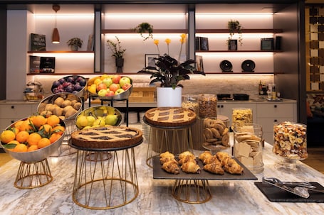 Daily cooked-to-order breakfast (EUR 10 per person). Crowne Plaza Padova by IHG
