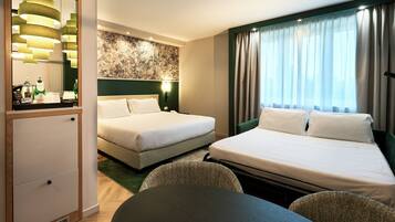 Premium-Zimmer, Mehrere Betten | Minibar, Zimmersafe, individuell dekoriert, individuell eingerichtet