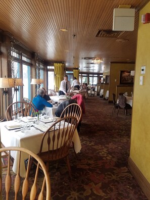 Dining - Nicollet Island Inn (Minneapolis)