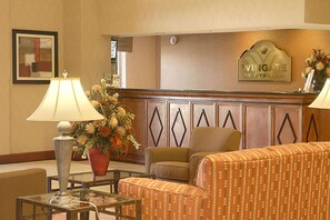 Lobby - Wingate by Wyndham Warner Robins (Warner Robins)