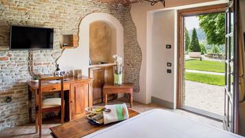 Standard Double Room | Egyptian cotton sheets, premium bedding, down comforters, minibar