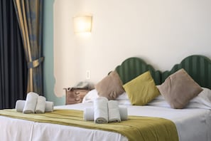 Minibar, rideaux occultants, Wi-Fi gratuit, draps fournis