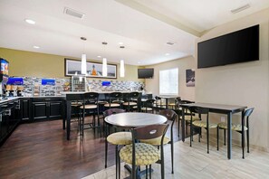 Bao gồm bữa sáng buffet hàng ngày 