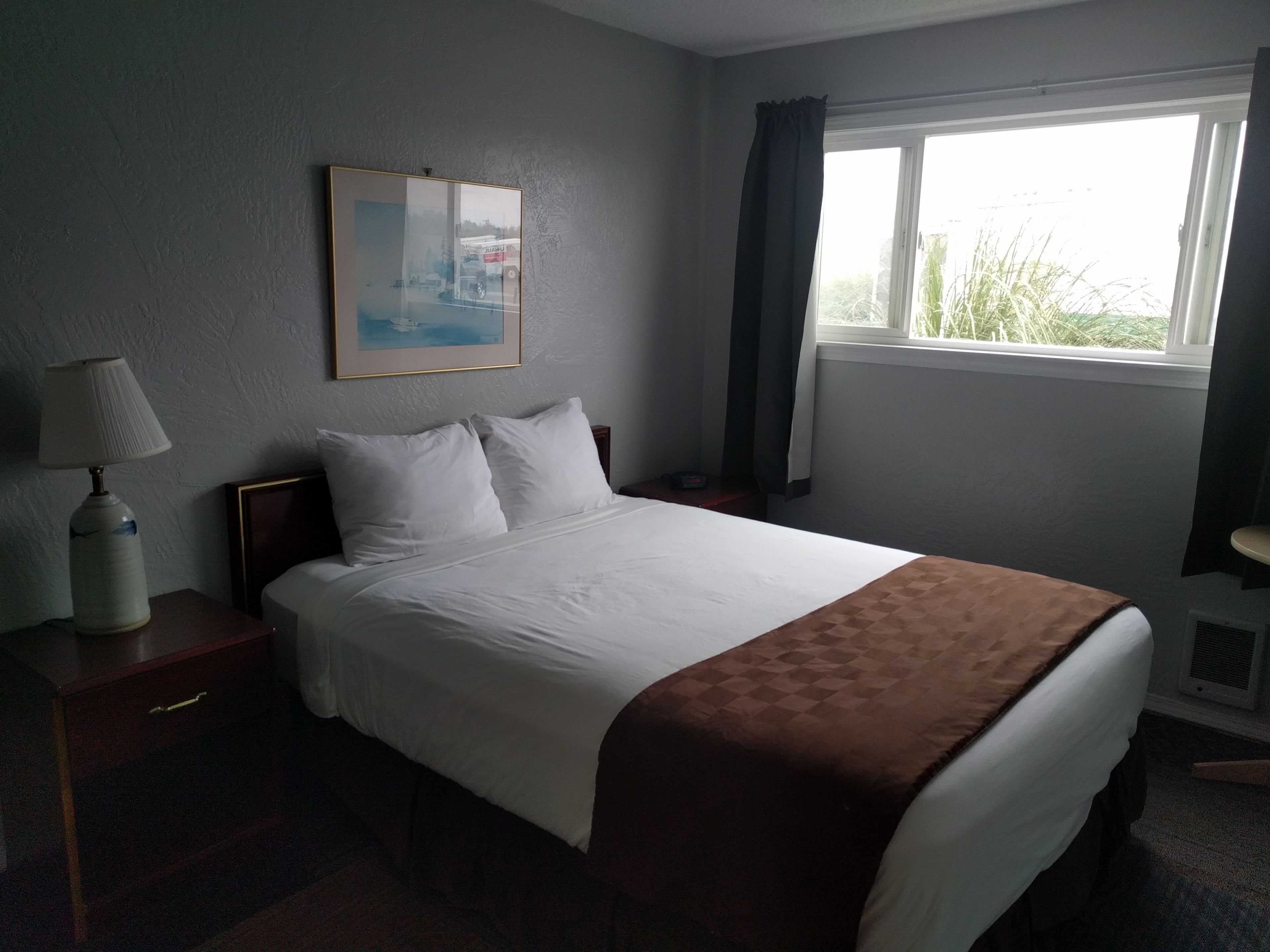 Individually decorated, free WiFi, bed sheets