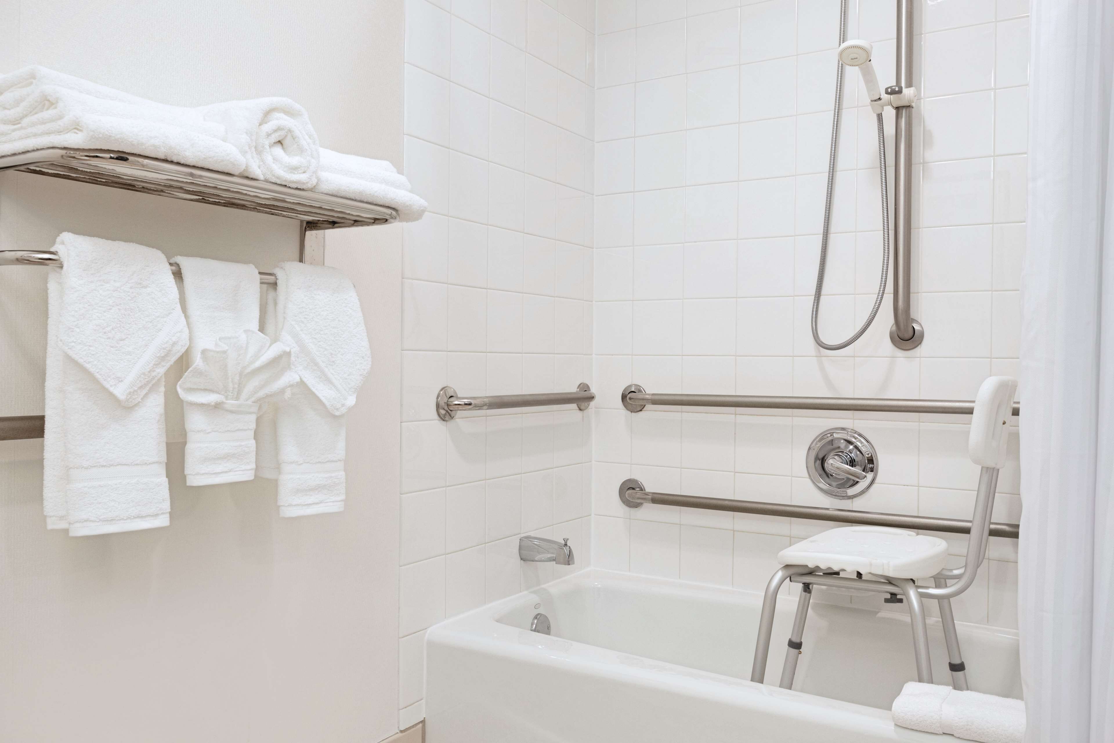 combined shower/bathtub, free toiletries, hair dryer, towels