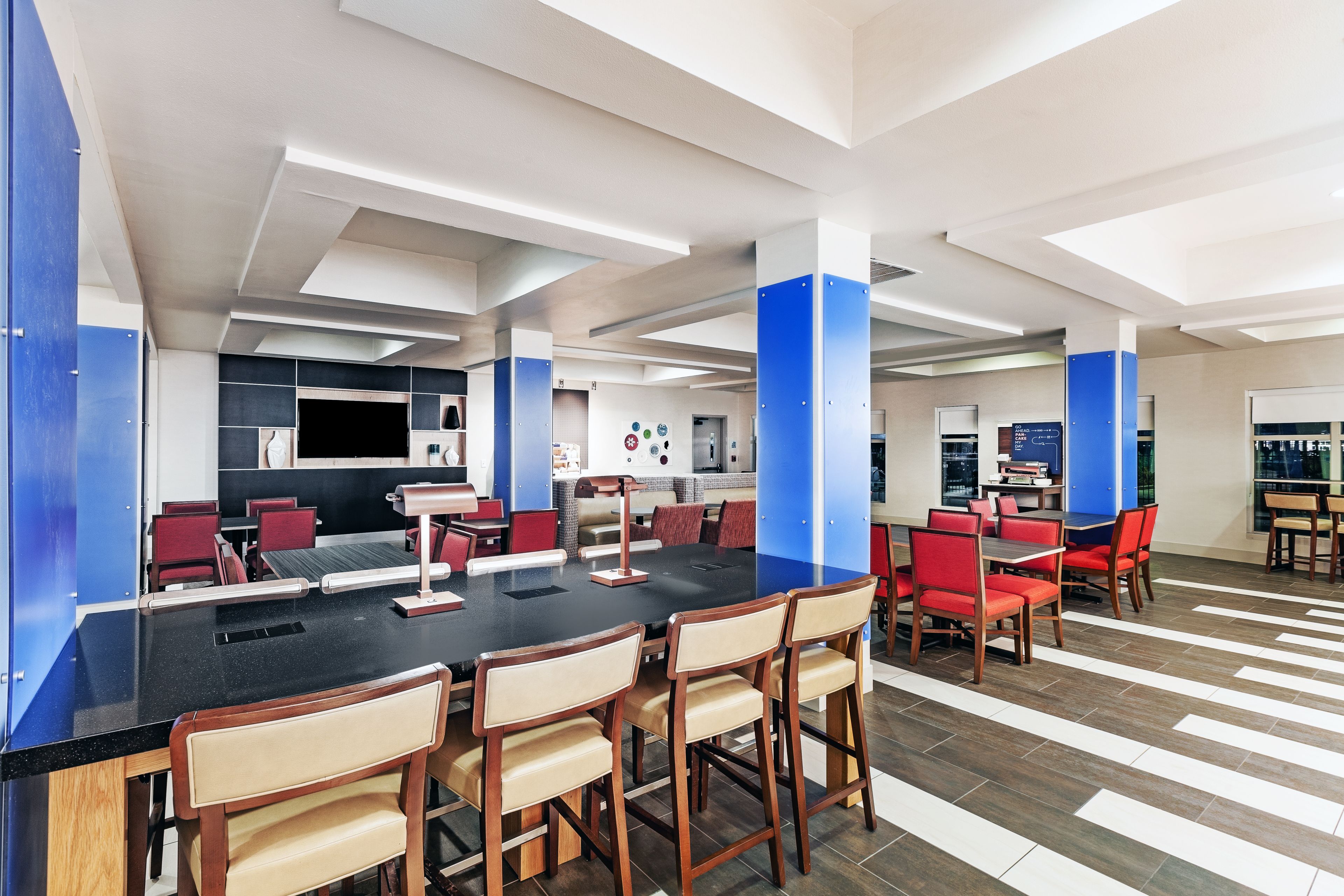 free buffet breakfast