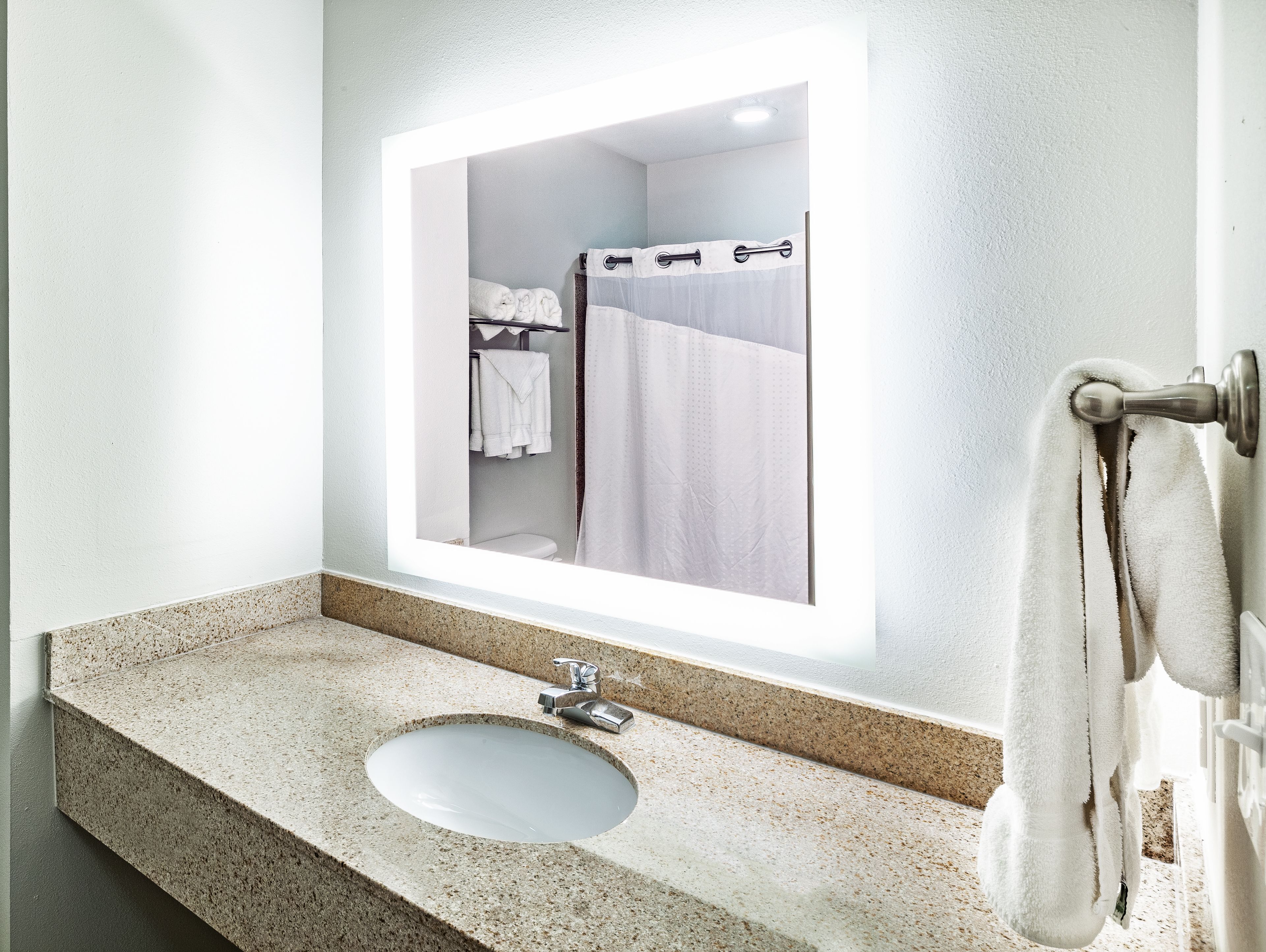 combined shower/bathtub, free toiletries, hair dryer, towels