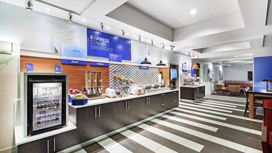 Holiday Inn Express & Suites Shreveport South Park Plaza by IHG